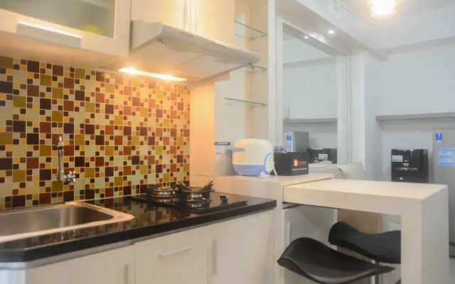 Comfort Living 2Br Room At Bassura City Apartment