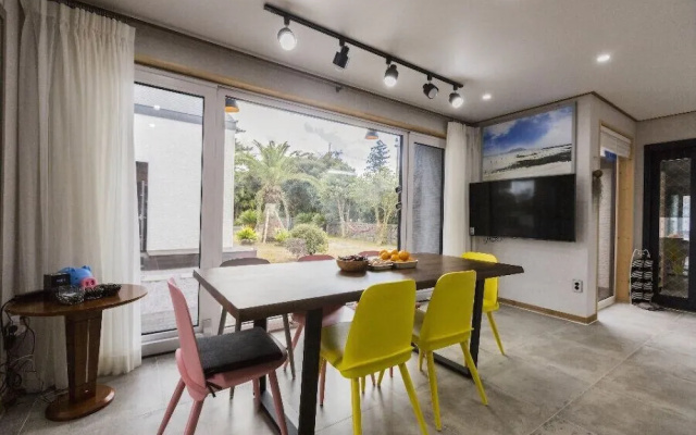 Jeju Batdol Guesthouse