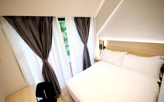 Rest Bugis Hotel