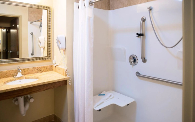 Holiday Inn Express Devils Lake by IHG