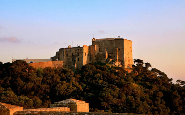 Petit Hotel Hostatgeria Sant Salvador