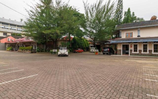 RedDoorz Plus @ Setiabudi Medan 4