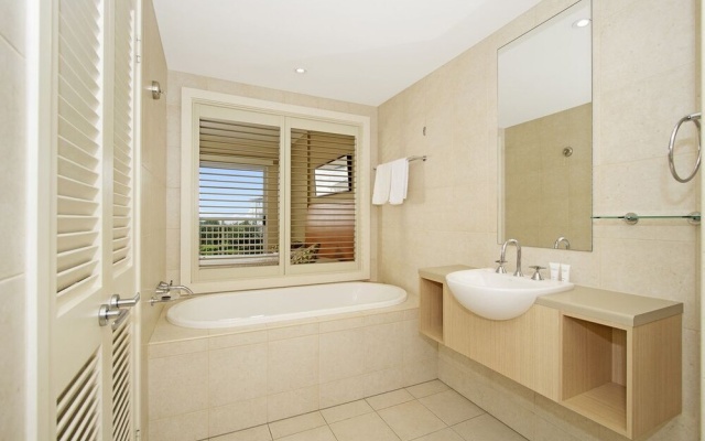 Resort On The Beach With Views - 5214/15 – Bathroom – Kingscliff