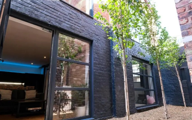 The Eden Warehouse - Pink Apartment (sleeps 4)