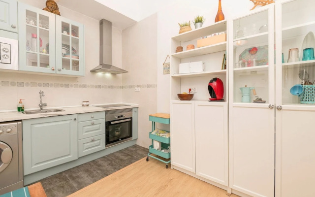 Starlight in Cadiz With 3 Bedrooms and 1 Bathrooms