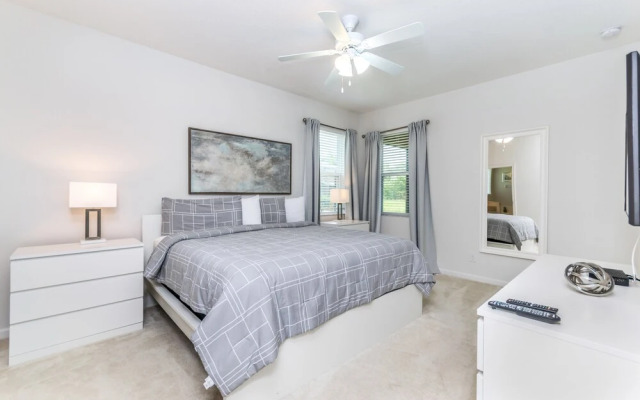 5196oa Luxury 6 Bedroom 5.5 Bath Home