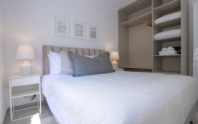 Phaedrus Living: Limnaria Luxury Flat Ivy 121