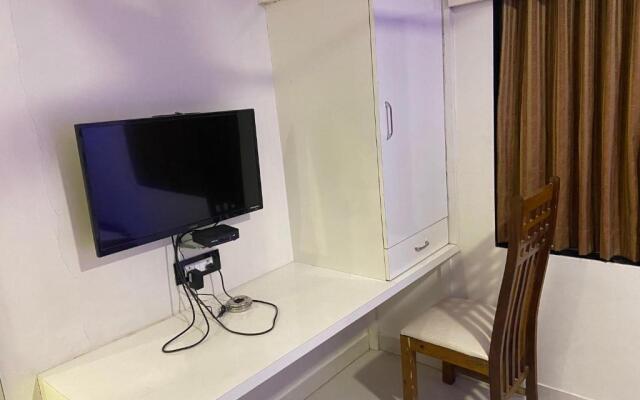 Hotel Golden Star- Near International Airport