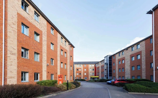 Student Only St Peters Court
