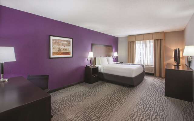 La Quinta Inn & Suites by Wyndham Erie