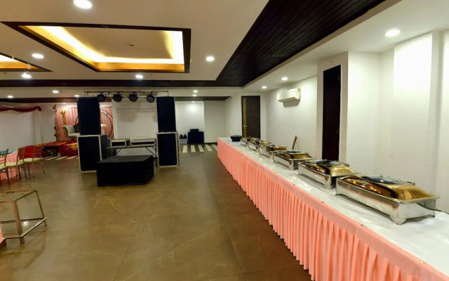 Oyo 11367 Hotel Yellow