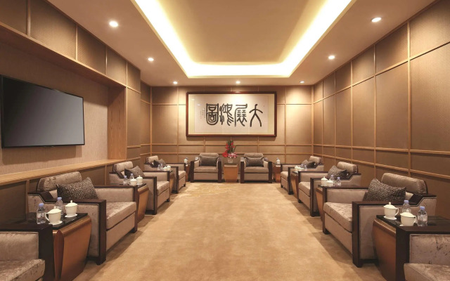 DoubleTree by Hilton Guangzhou-Free Shuttle Bus to Canton Fair Complex & Overseas Buyer Registration Services during Canton Fair Period