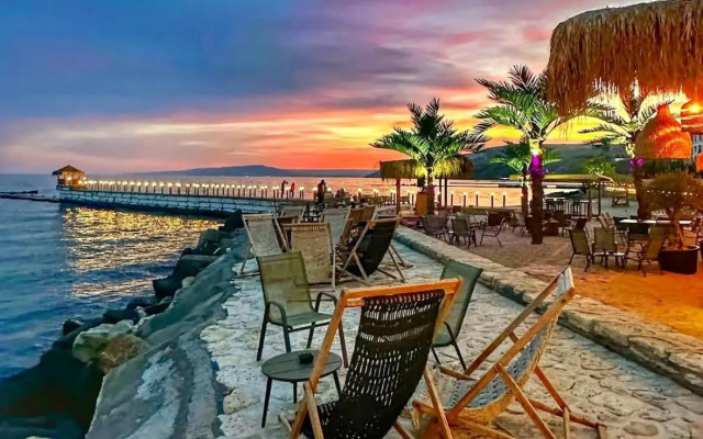 Maria Palace Complex