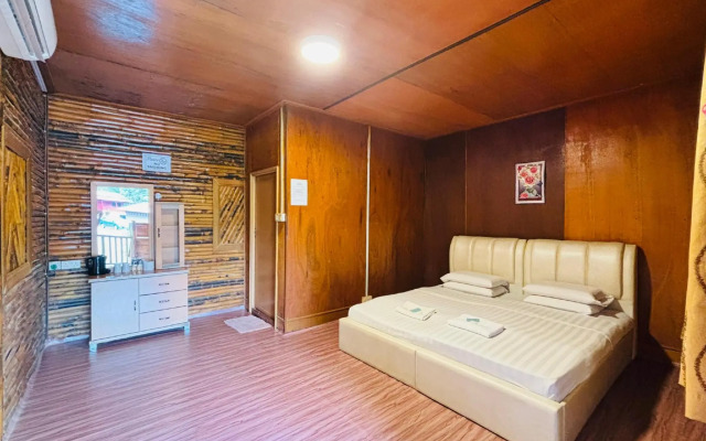 Borneo Tree House