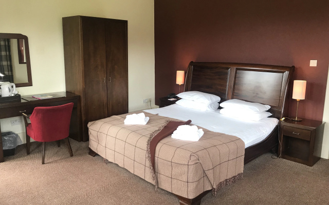 Ben Wyvis Hotel