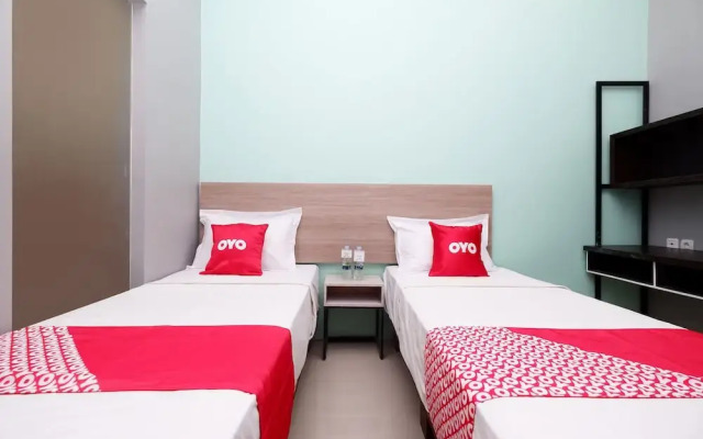 OYO Flagship 2124 Kars Inn Semarang