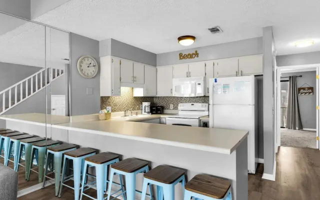 Southwinds K-8: Beachside & Pool Retreat