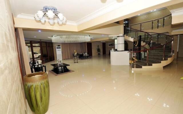 Soprom Hotel & Suites