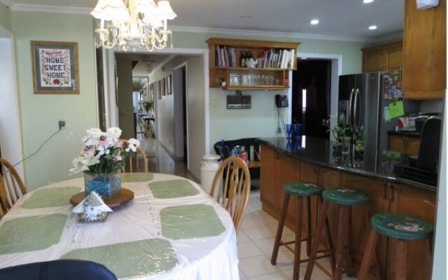 All Seasons Bed & Breakfast