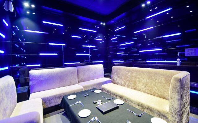 Capital O 26805 Varju Villa