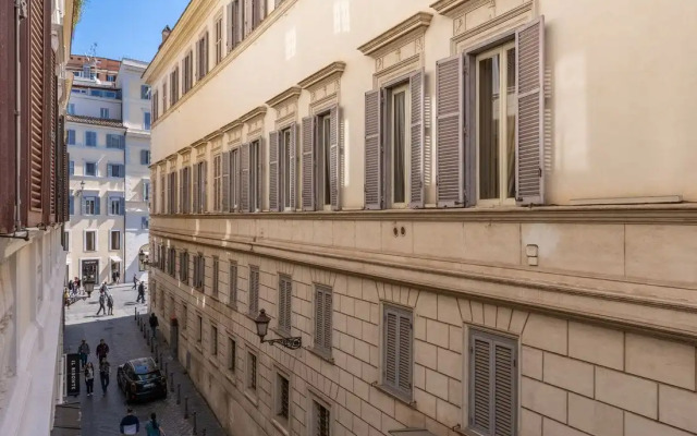 Spanish Steps Oasis Suites