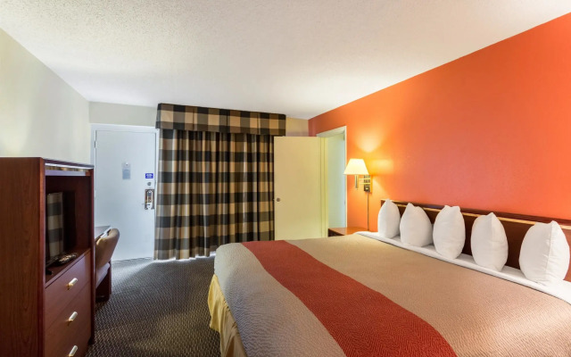 Motel 6 Butte, MT - Historic City Center