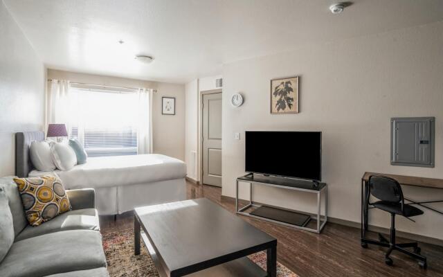 Minneapolis | Campus Studio U of M Apartment