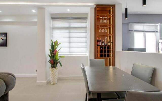 Luxury 3 bedroom waterfront apartment Lekki phase1