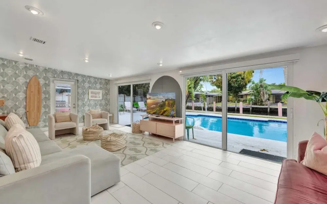 Poolside Paradise Dock & Pool!