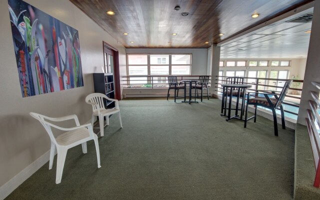 Liftside 402 by SummitCove Vacation Lodging