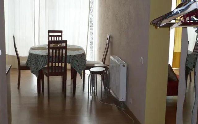 Melluzi Apartment House
