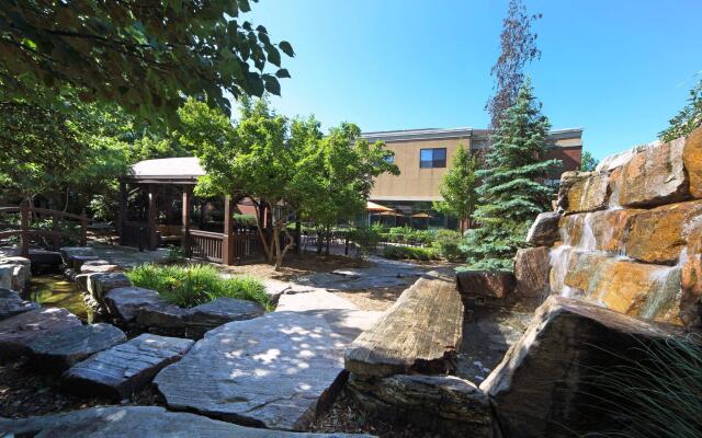 Courtyard by Marriott Hamilton