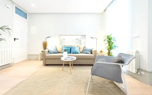 Apartment with One Bedroom in Madrid, with Wifi