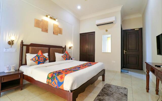 Fabhotel K9 Villa