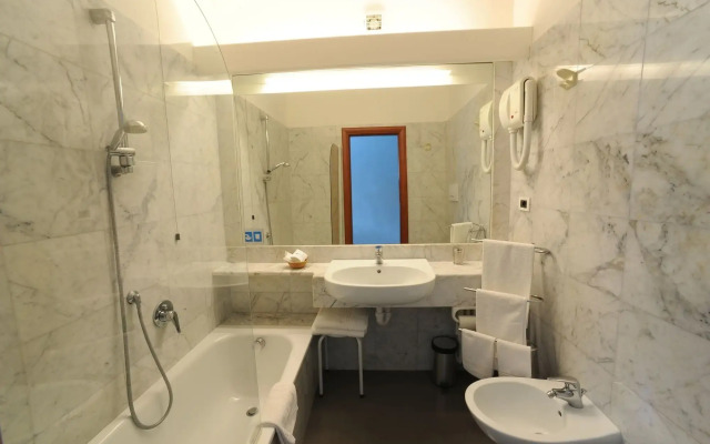 Hotel Excelsior Bay