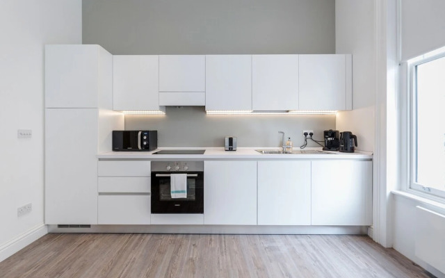 Soho Apartments by BaseToGo