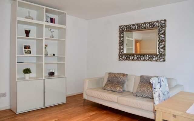 Cosy 1 Bedroom Flat Near Canary Wharf