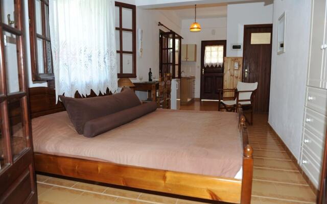Comfy studio with yard 100m to the beach