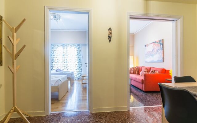 Comfy Kerameikos Apartment by Cloudkeys