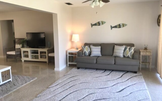 526 72nd St - 2 Br Home