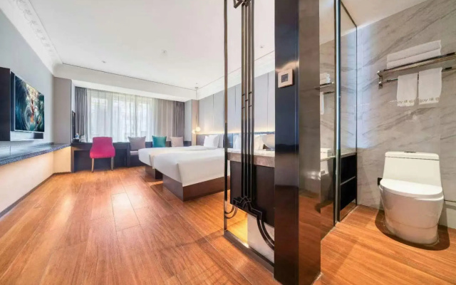 Aiju Hotel (Yingkou Bayuquan District Moon Lake Park Branch)