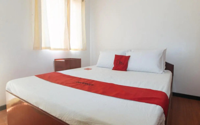 RedDoorz @ Sun Miles Condominium