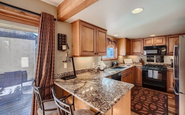 16 Riverbend 3 Bedroom Townhouse by RedAwning