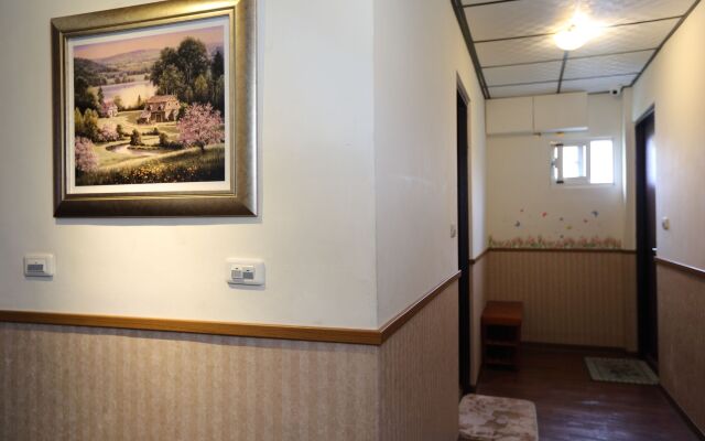 First Place B&B - Hualien Railway Station