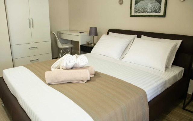 The Poolside Stone House in Bale