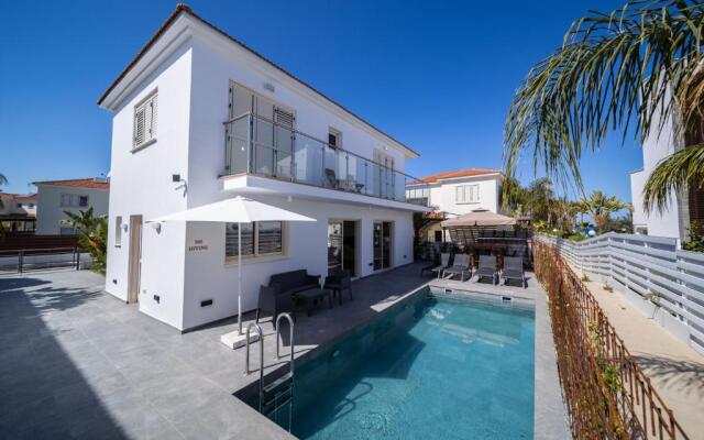 No.7 Athena Beach Villa, Pernera