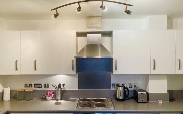 Spacious Flat in Birmingham City - Free Parking