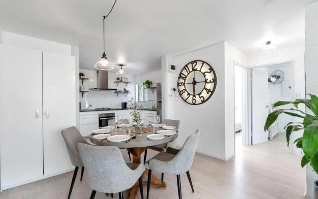 Bay Swell in the Heart of Huskisson