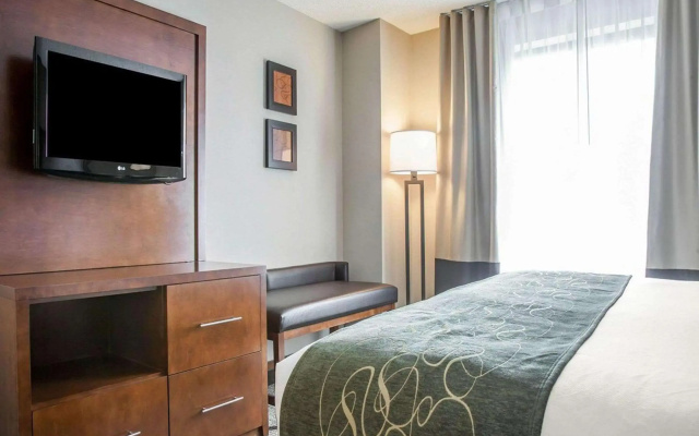 Comfort Suites West Warwick - Providence