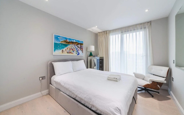 Stylish Three-bedroom Battersea Flat